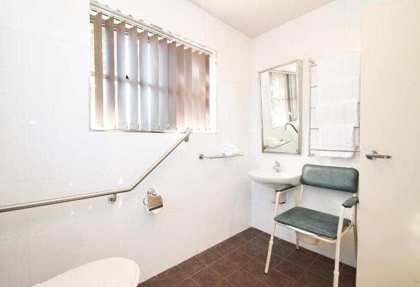 חדר סטנדרט מותאם לאדם עם מוגבלויות, Station Hotel Motel Kurri