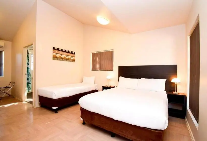 ファミリールーム, Station Hotel Motel Kurri
