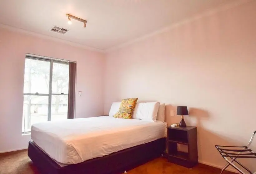 １ベッドルームアパートメント, Station Hotel Motel Kurri