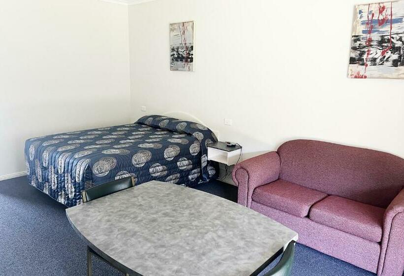 Quarto Economy, Tocumwal Early Settlers Motel