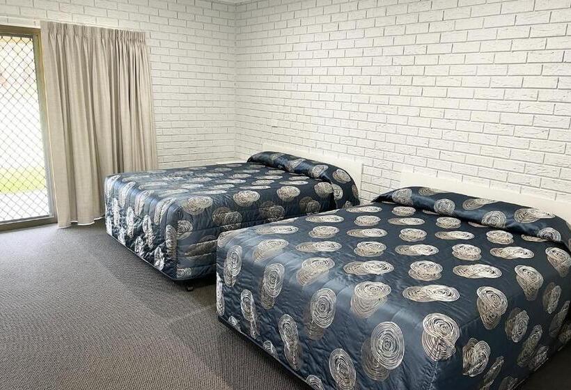 חדר סטנדרט לארבעה, Tocumwal Early Settlers Motel