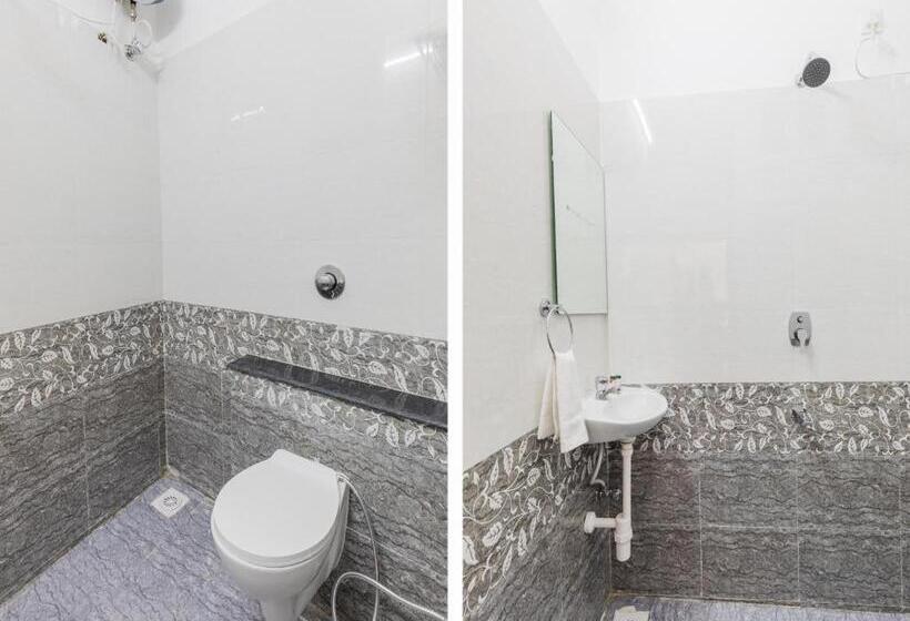 キングサイズベッドのデラックスルーム, Amrit Hotel, Bhopal