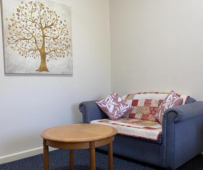 家庭间, Echuca Motel