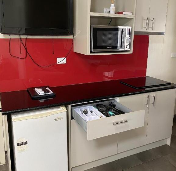 家庭间, Echuca Motel