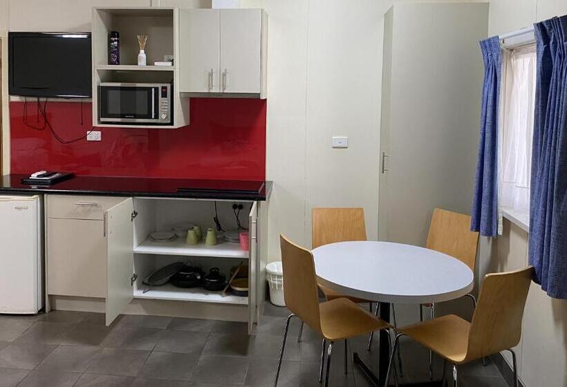 غرفة عائلية, Echuca Motel