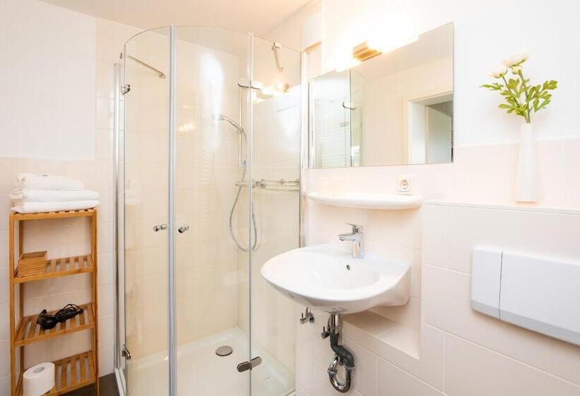 غرفة إقتصادية, Ferienpension Seeblick