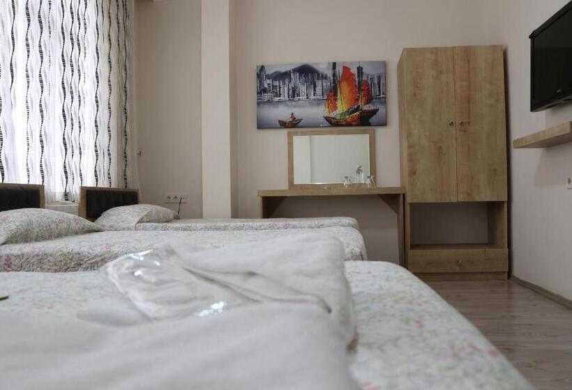 غرفة قياسية رباعية, Golden Apple