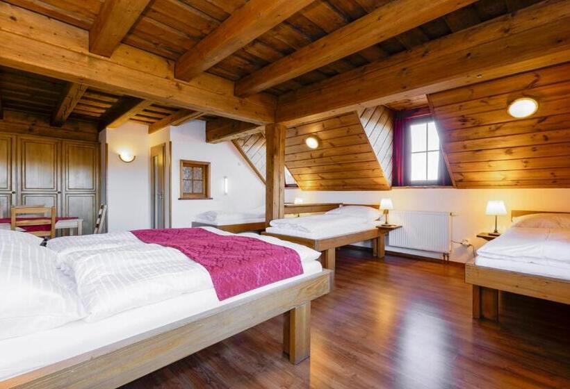 ファミリールーム, Leyla