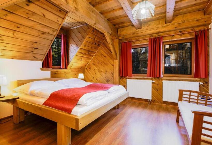 スタンダード４人部屋, Leyla