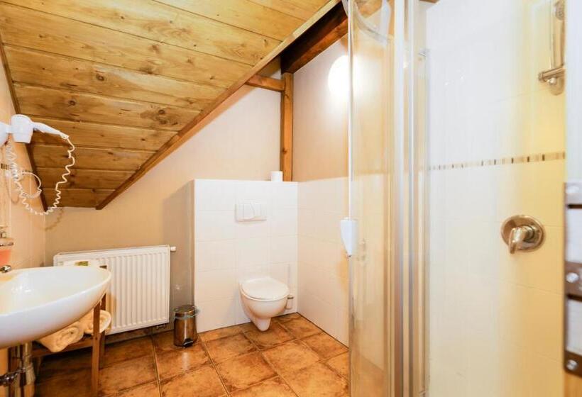 スタンダードルーム, Leyla