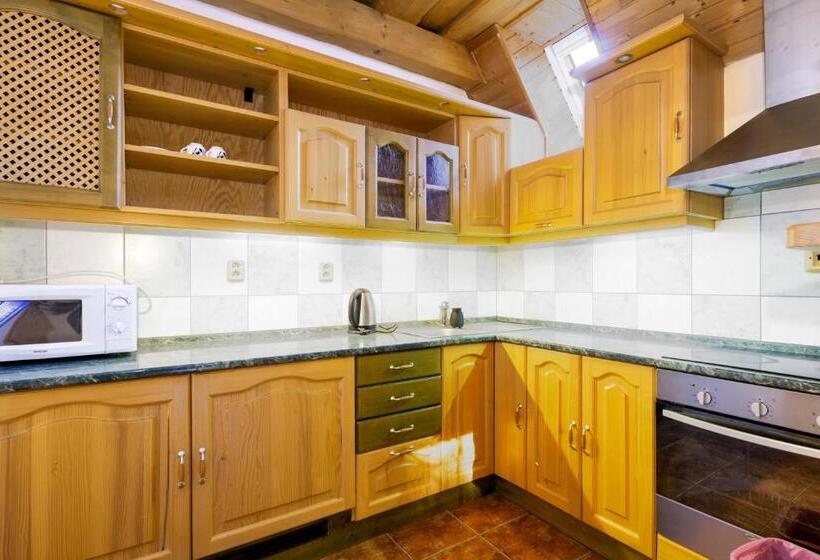 １ベッドルームドゥプレックスアパートメント, Leyla