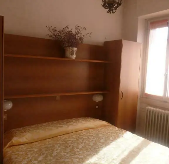Chambre Standard Individuelle, National