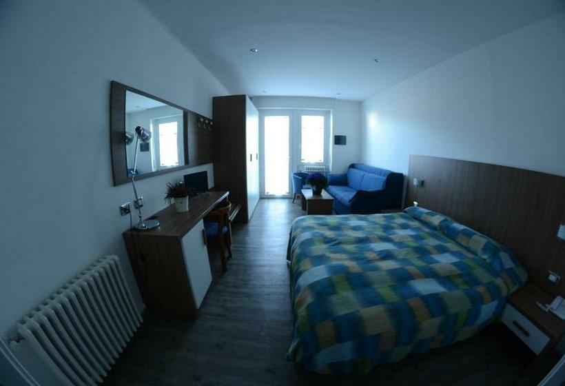 חדר סטנדרט, National