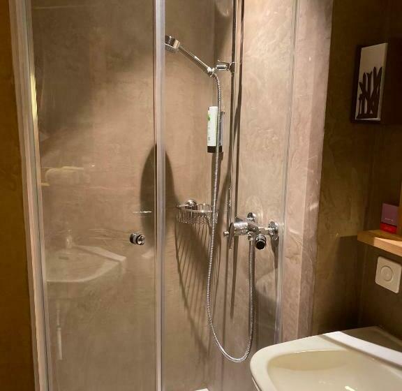 غرفة سوبيريور, Sanetsch