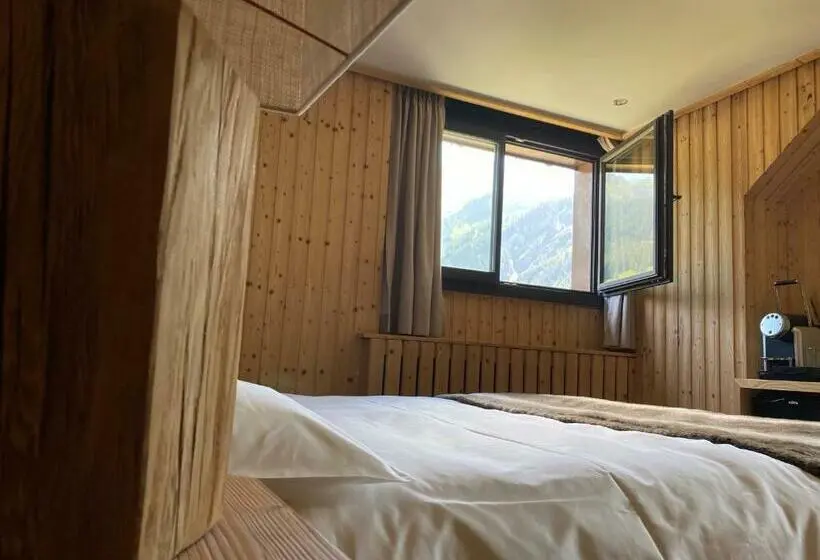 2 Bedroom Suite, Sanetsch
