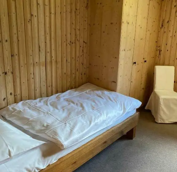 Standard Single Room, Sanetsch