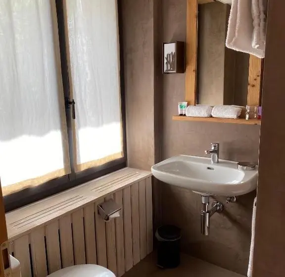 Standard Room, Sanetsch