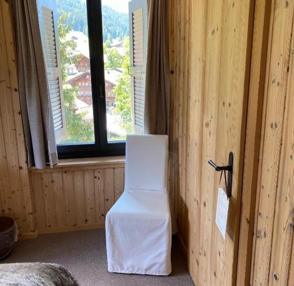 جناح غرفتين نوم, Sanetsch