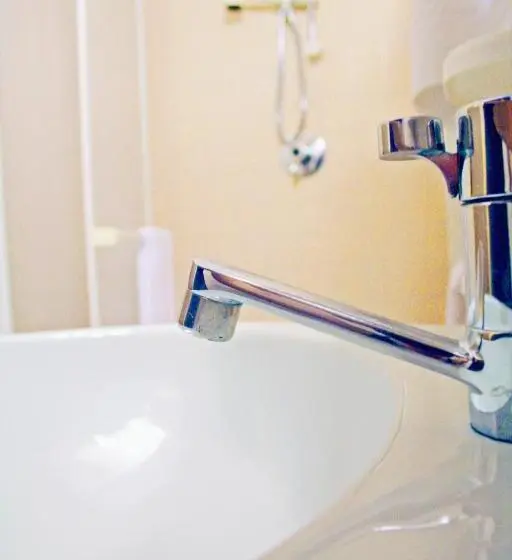 Camera Tripla Standard, Scogliera