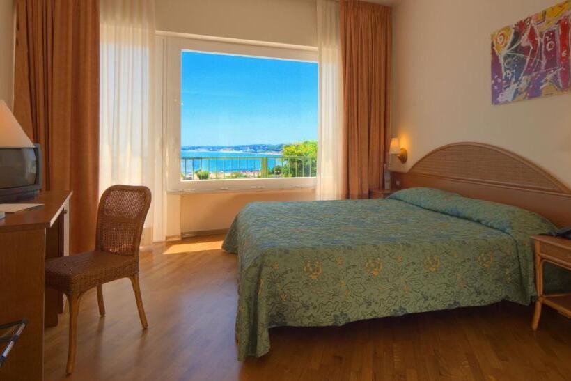 オーシャンビュースタンダードルーム, Scogliera