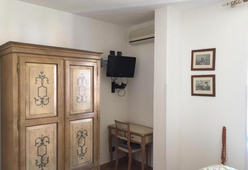 דירת חדר, La Posada