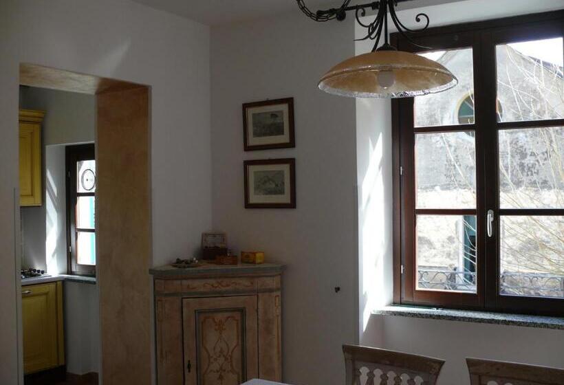 דירת חדר, La Posada