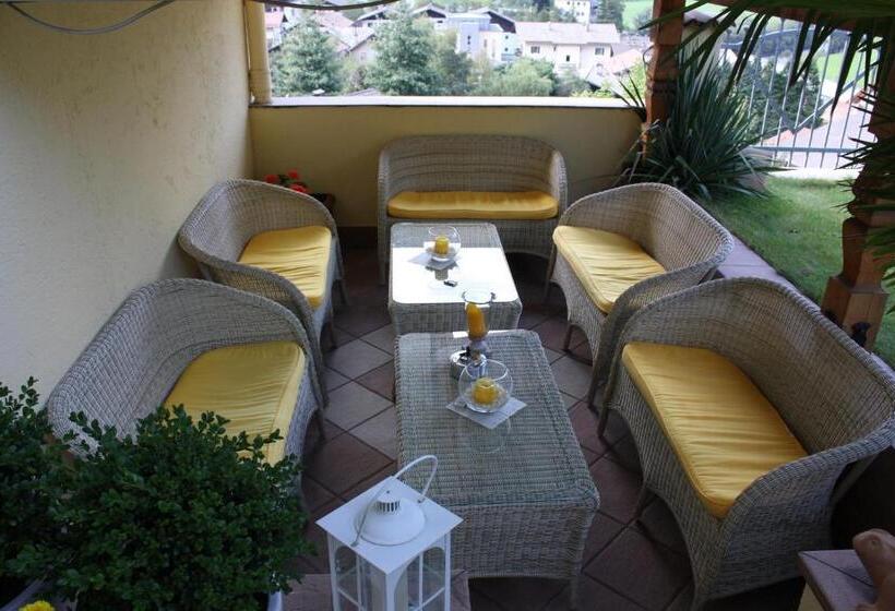 2 Bedrooms Apartment Mountain View, Residence Königsrainer