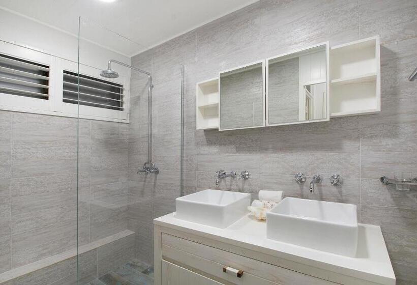 דירת חדר סופריור, Tea Trees