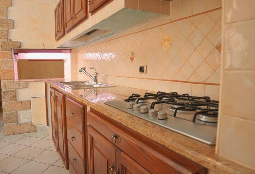 패밀리 스튜디오, La Marmora