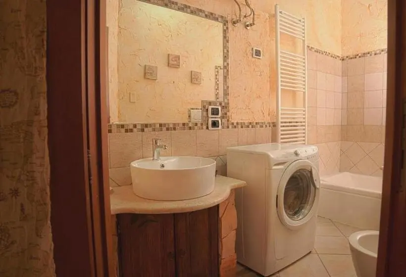 استودیو خانوادگی, La Marmora