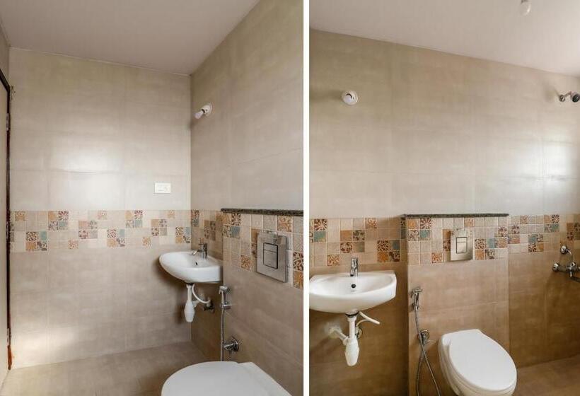 חדר קלאסי לשלושה, Capital O N R Residency