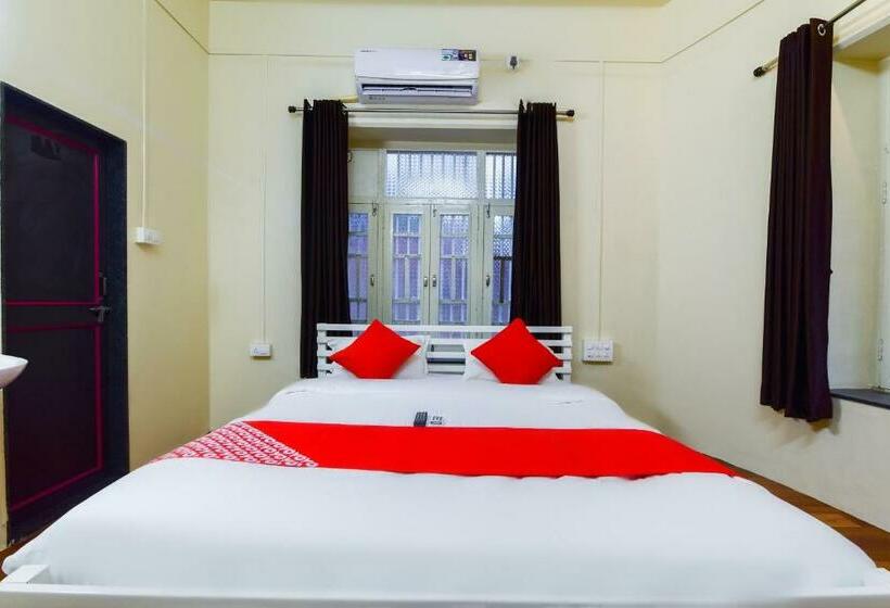 Deluxe Rum, Oyo 67875 Heritage Lodging And Boarding