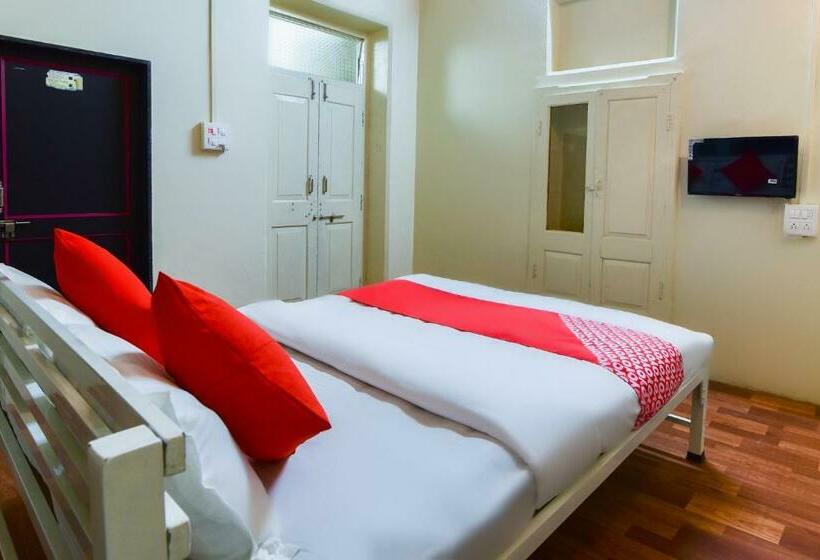 Deluxe Rum, Oyo 67875 Heritage Lodging And Boarding