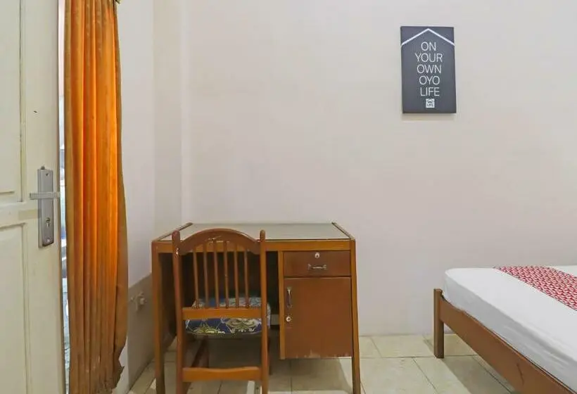 اتاق لوکس, Oyo Life 2899 Ardilia Kost