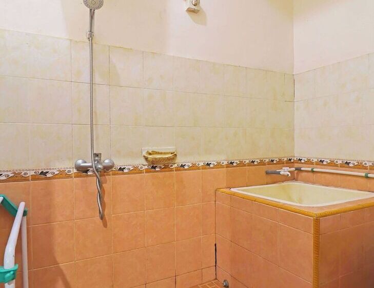 디럭스 룸, Oyo Life 2899 Ardilia Kost