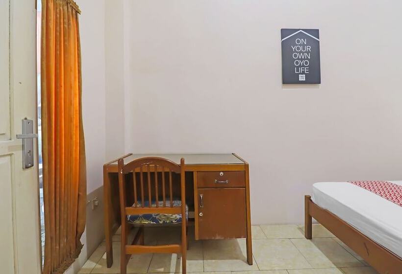 디럭스 룸, Oyo Life 2899 Ardilia Kost