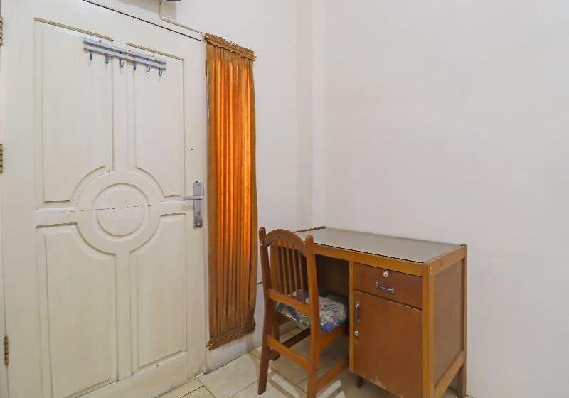 디럭스 룸, Oyo Life 2899 Ardilia Kost