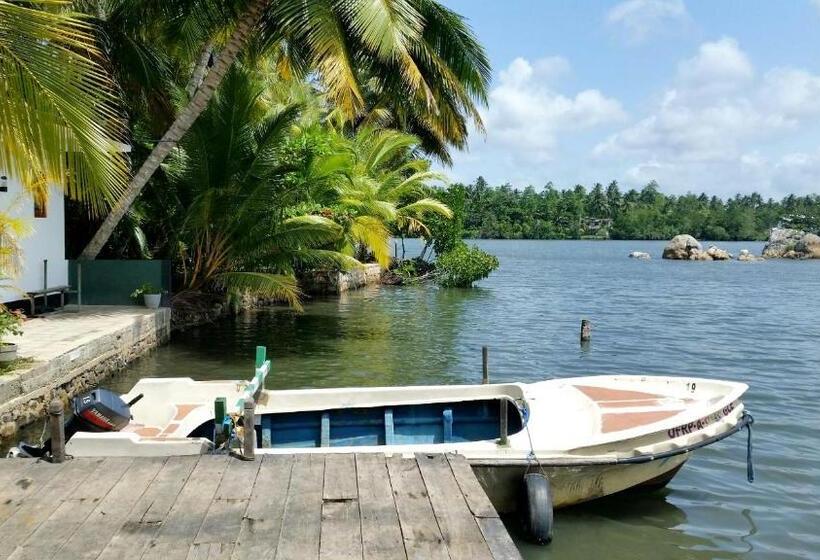 Номер Стандарт Вид на Озеро, Lake Lane Guest Rest