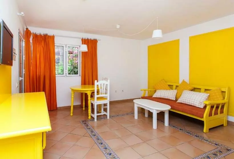 سوییت جونیور, Apartamentos Maxorata Beach