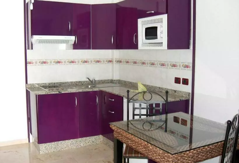 استودیوی استاندارد, Bungalows Rebecca Park
