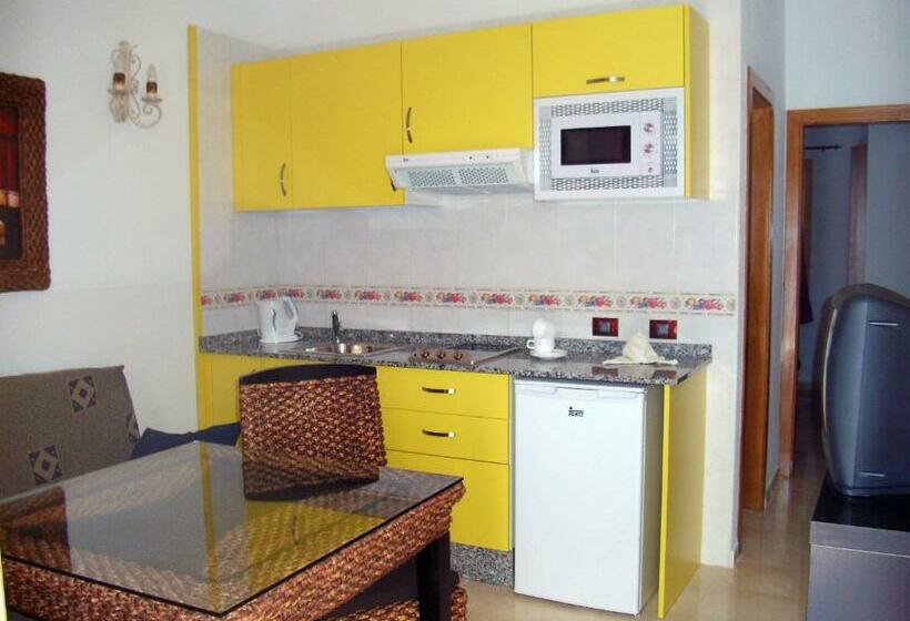 スタンダードスタジオ, Bungalows Rebecca Park