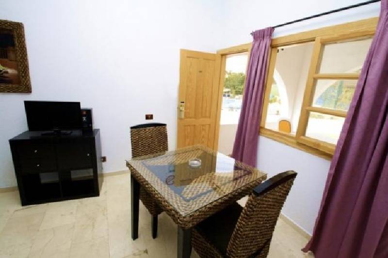 スタンダードスタジオ, Bungalows Rebecca Park