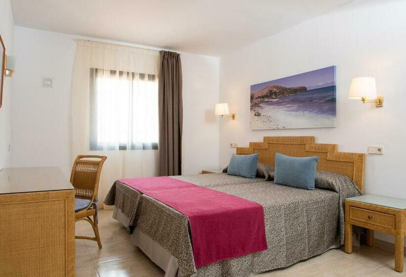 스탠다드 방갈로, HL Club Playa Blanca