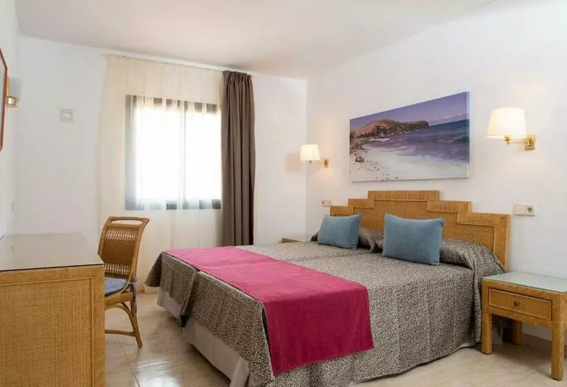 بانگلوی استاندارد, HL Club Playa Blanca