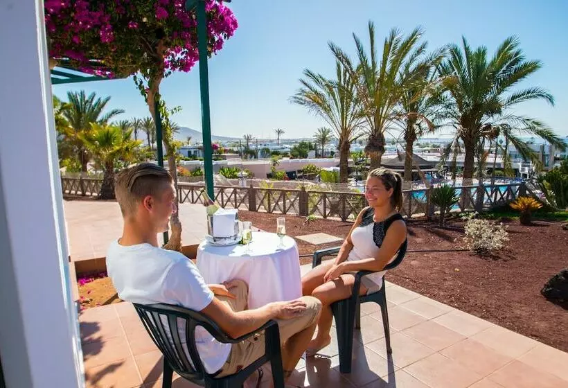 بانگلوی استاندارد, HL Club Playa Blanca