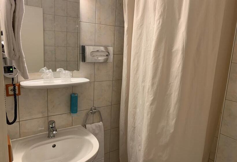 اتاق استاندارد یک نفره, Admiral