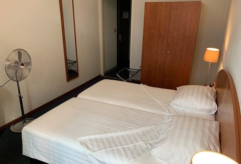 اتاق استاندارد, Admiral