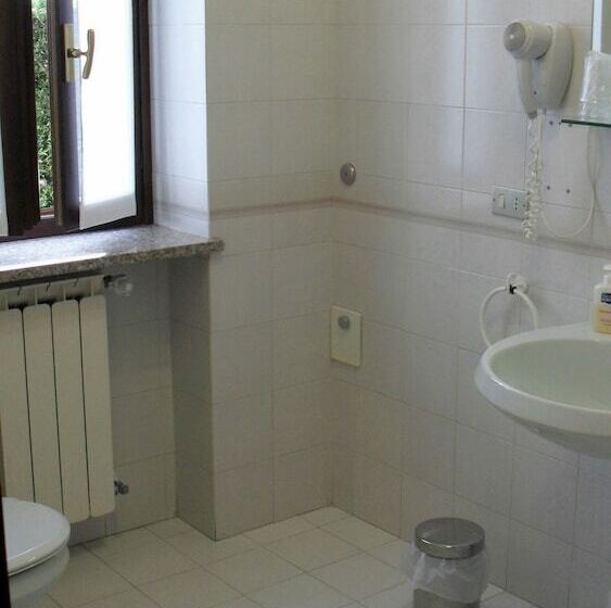 חדר סטנדרט לשלושה, Albergo Residence Isotta