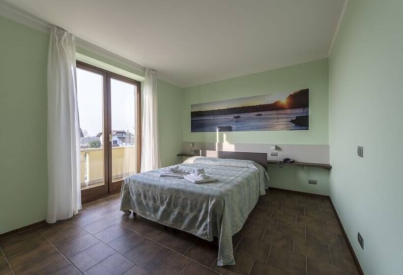 חדר סטנדרט לשלושה, Albergo Residence Isotta