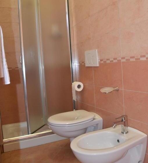 Quarto Estandar Individual, Albergo Roma